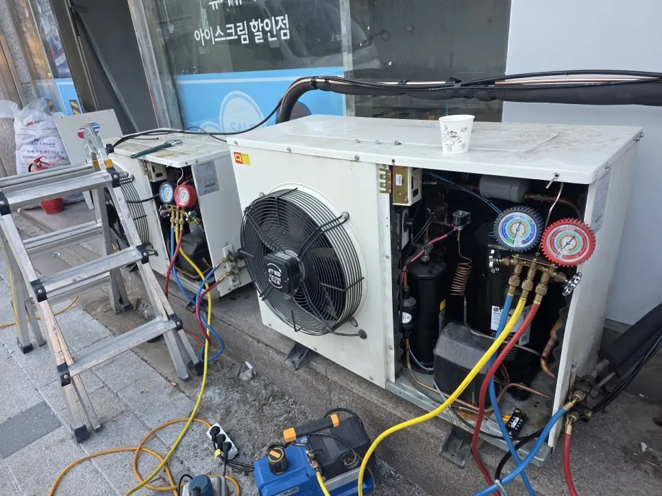 정육점 워크인 냉장냉동고 세종→동두천 이전 설치 - 실외기 배관 연결과 진공 작업