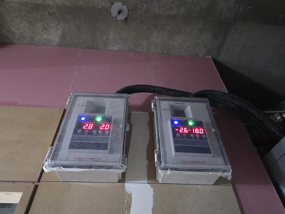 동탄 훈송갈비 2층 워크인 냉장냉동고 (냉장 3.5평, 냉동 2평) - 냉장·냉동 온도조절기 2대